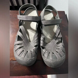 J Sport Womens Poppy Sandals S9POP19 Grey J-Sport Size 9 Strappy Comfy Water EUC